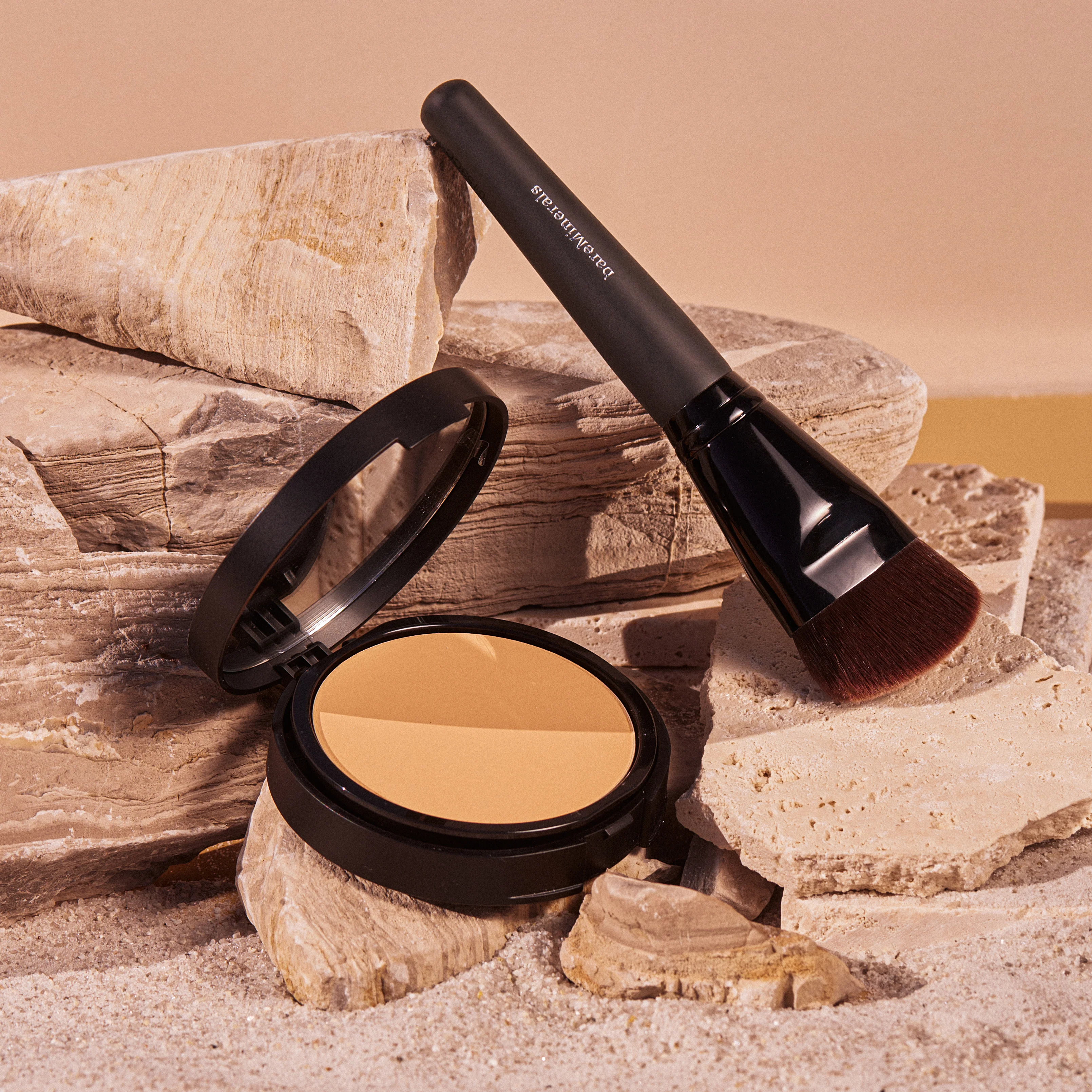 BAREPRO® 16HR Skin-Perfecting Powder Foundation - Image 149
