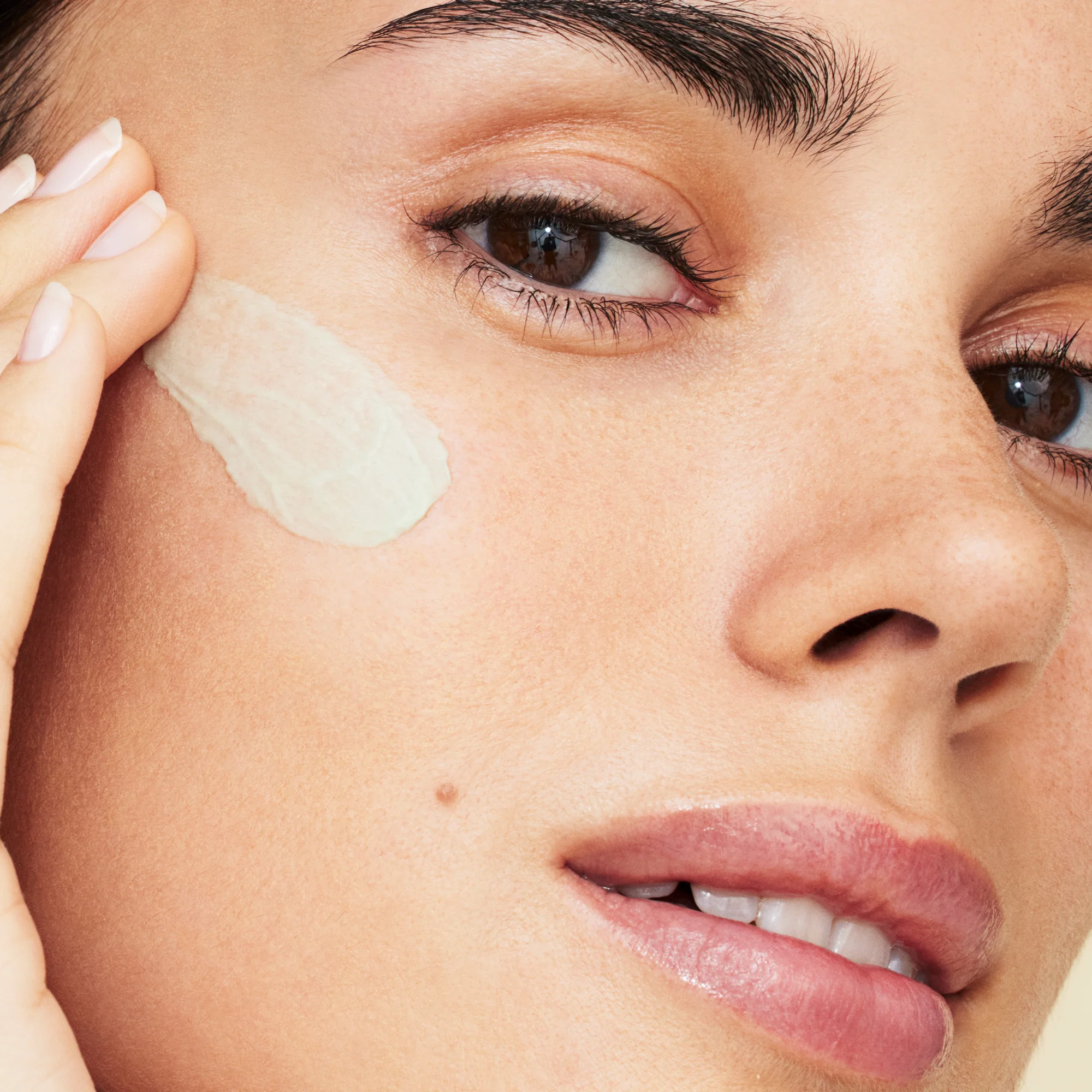 PRIME TIME® Redness Reducing Primer - Image 7